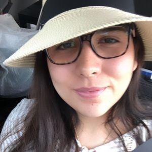 Meet your Posher, Mayra